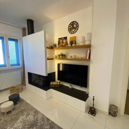Apartment Divina